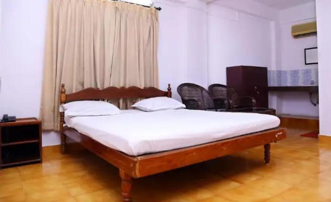 Dubai Hotel & Restaurant كوماراكوم المظهر الخارجي الصورة